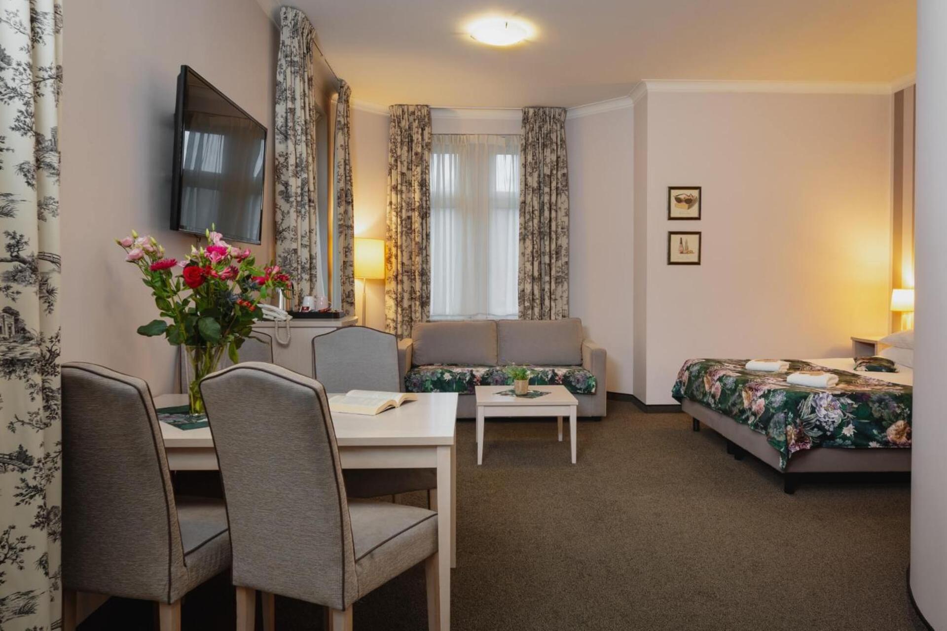 Hotel Amalia Kudowa-Zdroj Dış mekan fotoğraf