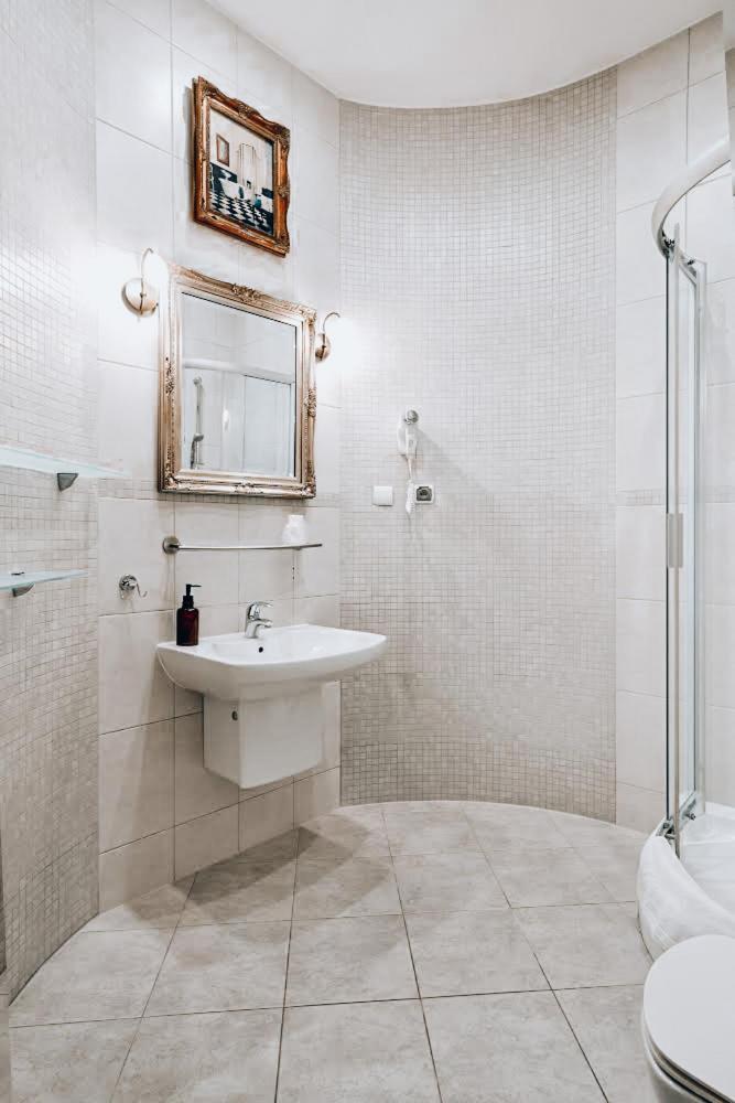 Hotel Amalia Kudowa-Zdroj Dış mekan fotoğraf